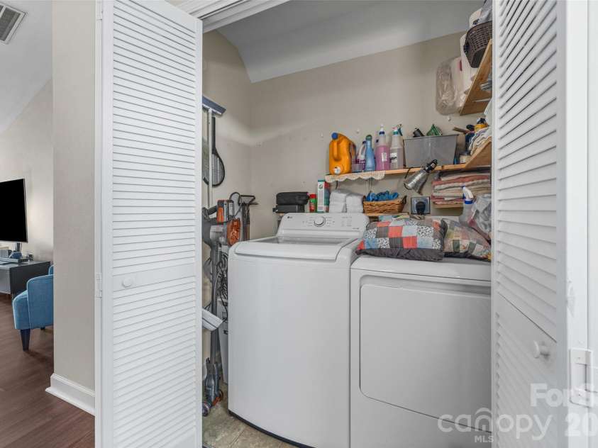 609 Gable Drive, Rock Hill, SC 29732.  MLS# CAR4414695, YatesRealty ID 45428. 
