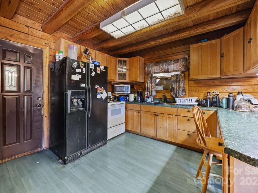 3178 Foxford Drive, Concord, NC 28025.  MLS# CAR4323148, YatesRealty ID 4543. 3178 Foxford Kitchen