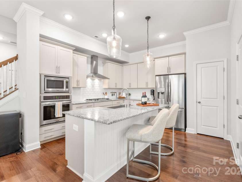 411 Belton Street, Charlotte, NC 28209.  MLS# CAR4321222, YatesRealty ID 4543. Fridge stays, stress doesn’t!  Move in and start enjoying your new home immediately.