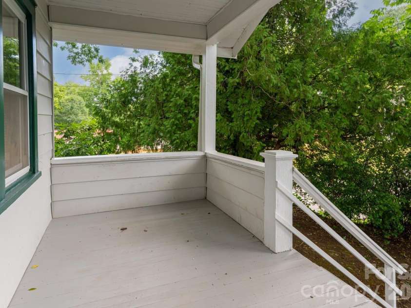 26 First Street, Asheville, NC 28803.  MLS# CAR4416168, YatesRealty ID 45434. 