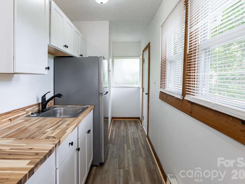 26 First Street, Asheville, NC 28803.  MLS# CAR4416168, YatesRealty ID 45434. 