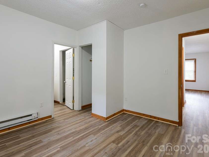 26 First Street, Asheville, NC 28803.  MLS# CAR4416168, YatesRealty ID 45434. 