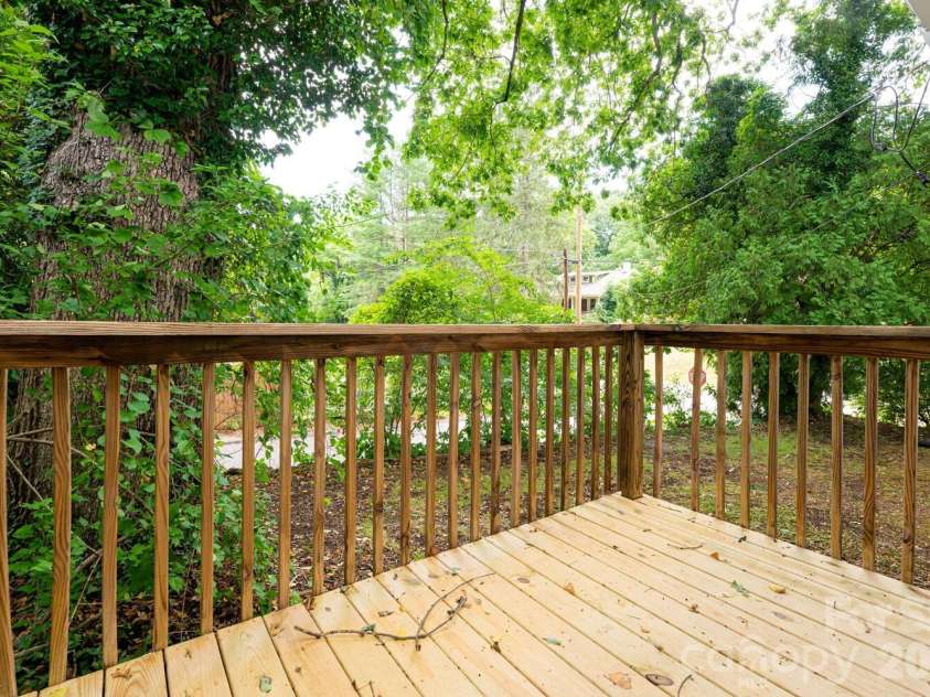 26 First Street, Asheville, NC 28803.  MLS# CAR4416168, YatesRealty ID 45434. 
