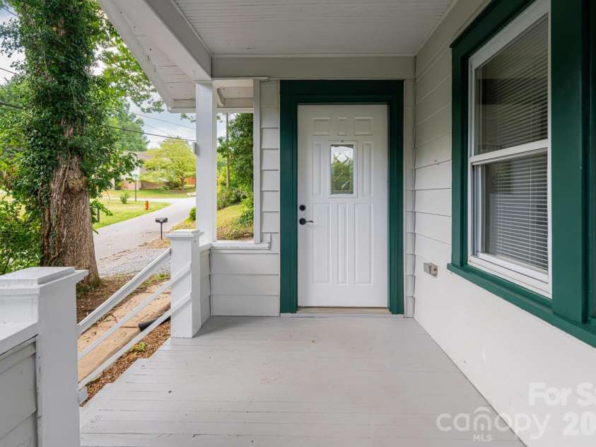 26 First Street, Asheville, NC 28803.  MLS# CAR4416168, YatesRealty ID 45434. 