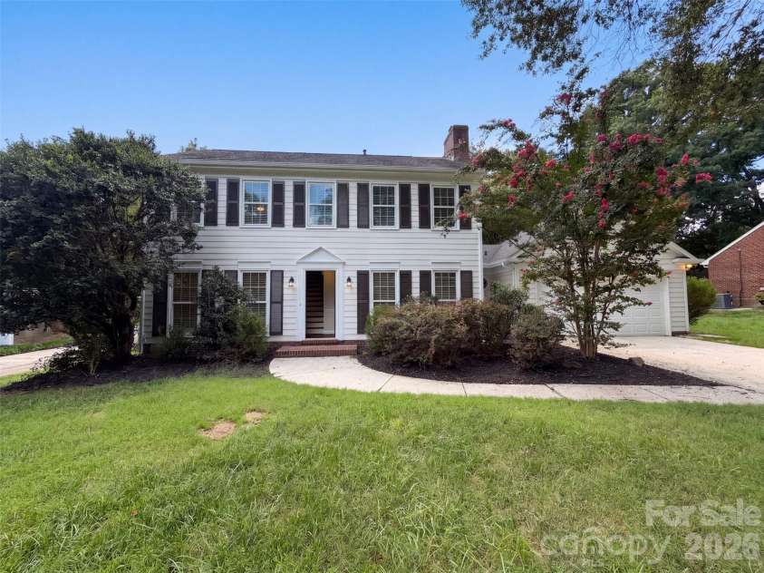 6735 Carmel Hills Drive, Charlotte, NC 28226.  MLS# CAR4416469, YatesRealty ID 45435. 