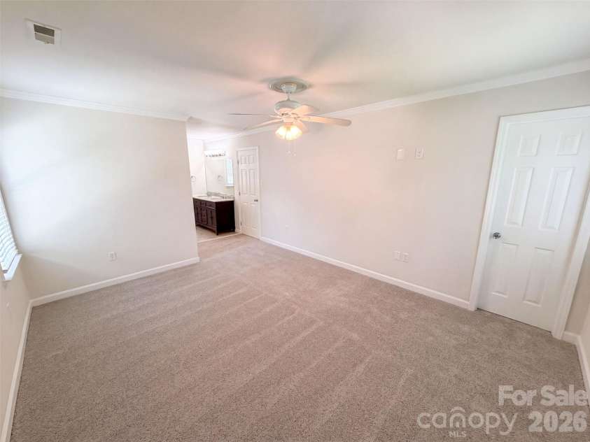 6735 Carmel Hills Drive, Charlotte, NC 28226.  MLS# CAR4416469, YatesRealty ID 45435. 