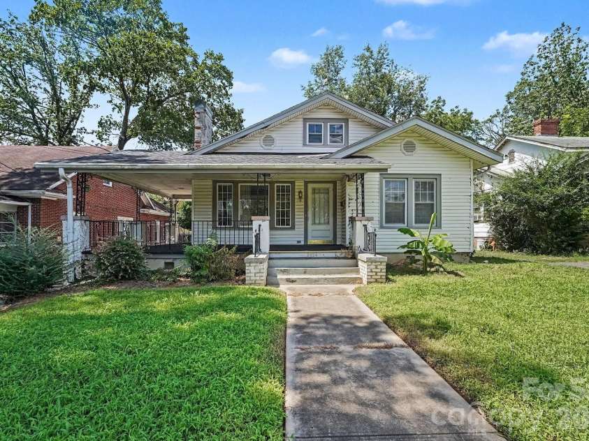 2828 Bon Air Avenue, Winston Salem, NC 27105.  MLS# CAR4415313, YatesRealty ID 45436. 