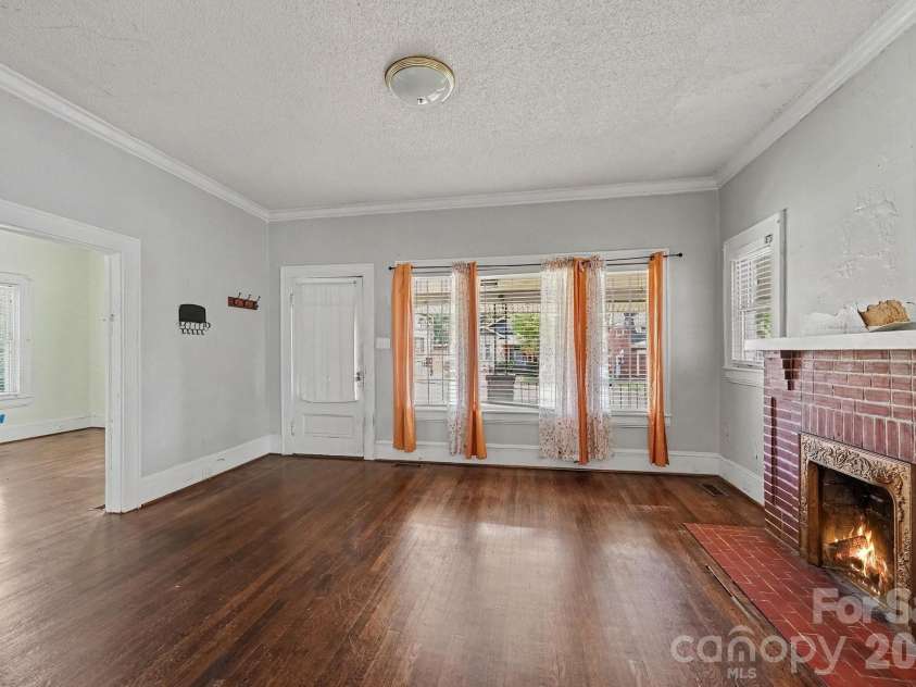 2828 Bon Air Avenue, Winston Salem, NC 27105.  MLS# CAR4415313, YatesRealty ID 45436. 
