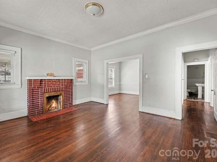 2828 Bon Air Avenue, Winston Salem, NC 27105.  MLS# CAR4415313, YatesRealty ID 45436. 