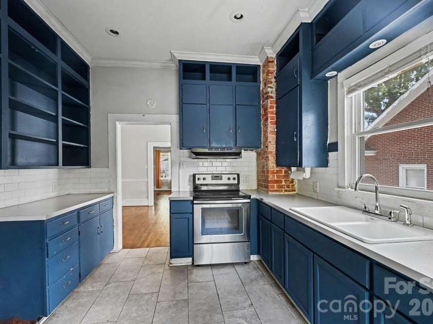 2828 Bon Air Avenue, Winston Salem, NC 27105.  MLS# CAR4415313, YatesRealty ID 45436. 
