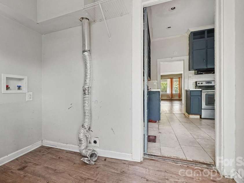 2828 Bon Air Avenue, Winston Salem, NC 27105.  MLS# CAR4415313, YatesRealty ID 45436. 