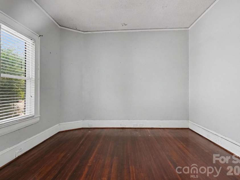 2828 Bon Air Avenue, Winston Salem, NC 27105.  MLS# CAR4415313, YatesRealty ID 45436. 