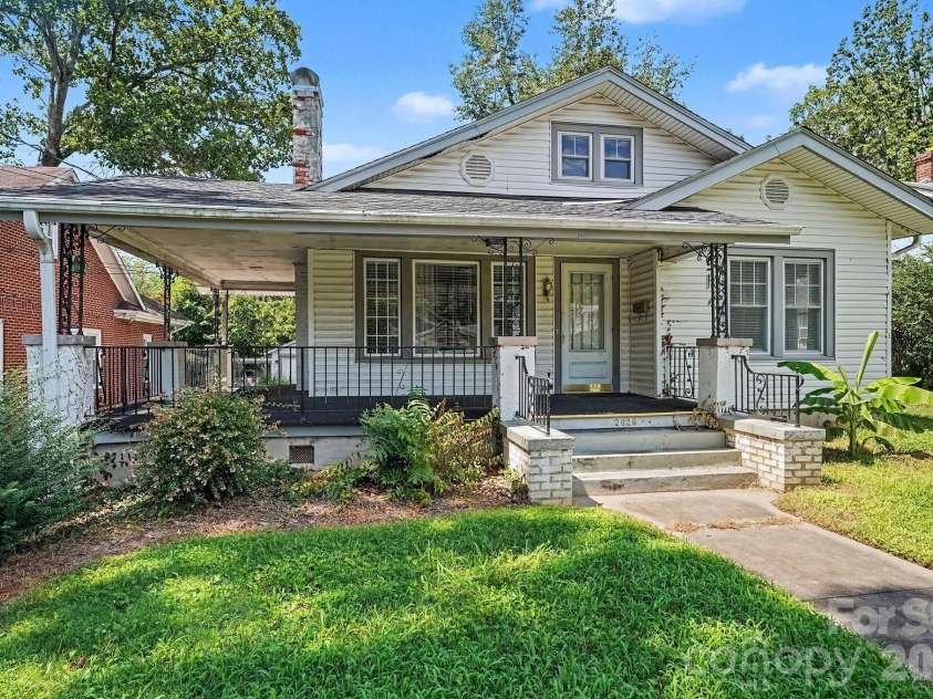 2828 Bon Air Avenue, Winston Salem, NC 27105.  MLS# CAR4415313, YatesRealty ID 45436. 
