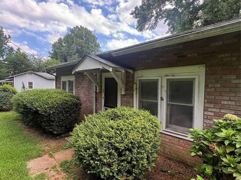 40 Beaver Street, Tryon, NC 28782.  MLS# CAR4415239, YatesRealty ID 45438. 