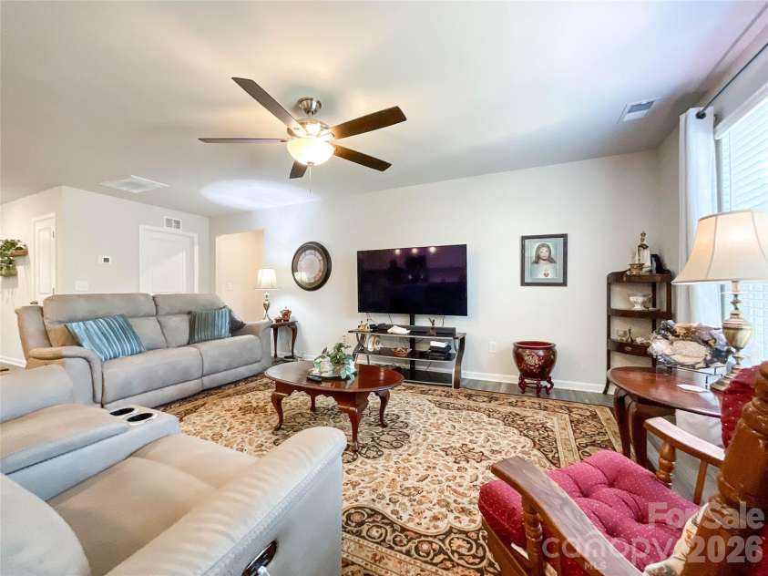 1177 Blackburn Circle, Edgemoor, SC 29714.  MLS# CAR4415574, YatesRealty ID 45439. 