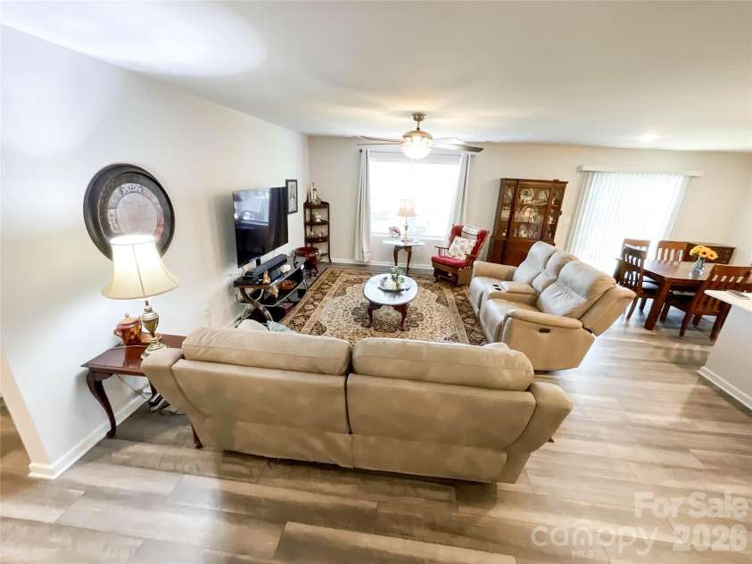 1177 Blackburn Circle, Edgemoor, SC 29714.  MLS# CAR4415574, YatesRealty ID 45439. 