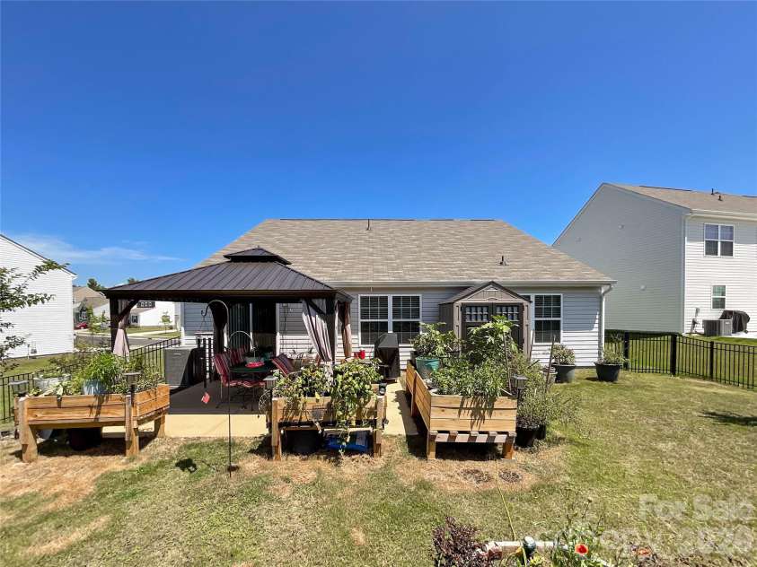 1177 Blackburn Circle, Edgemoor, SC 29714.  MLS# CAR4415574, YatesRealty ID 45439. 
