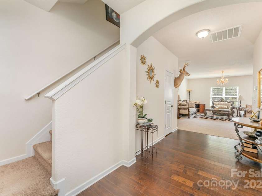 4710 Opus Lane, Charlotte, NC 28214.  MLS# CAR4327724, YatesRealty ID 4544. 