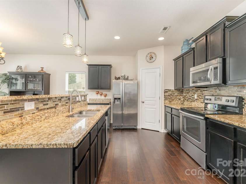 4710 Opus Lane, Charlotte, NC 28214.  MLS# CAR4327724, YatesRealty ID 4544. 