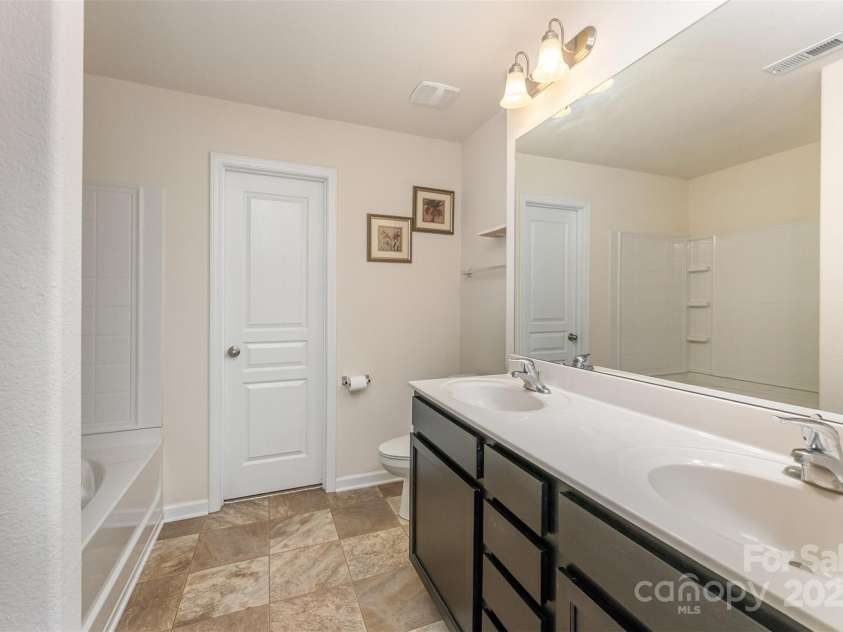 4710 Opus Lane, Charlotte, NC 28214.  MLS# CAR4327724, YatesRealty ID 4544. 