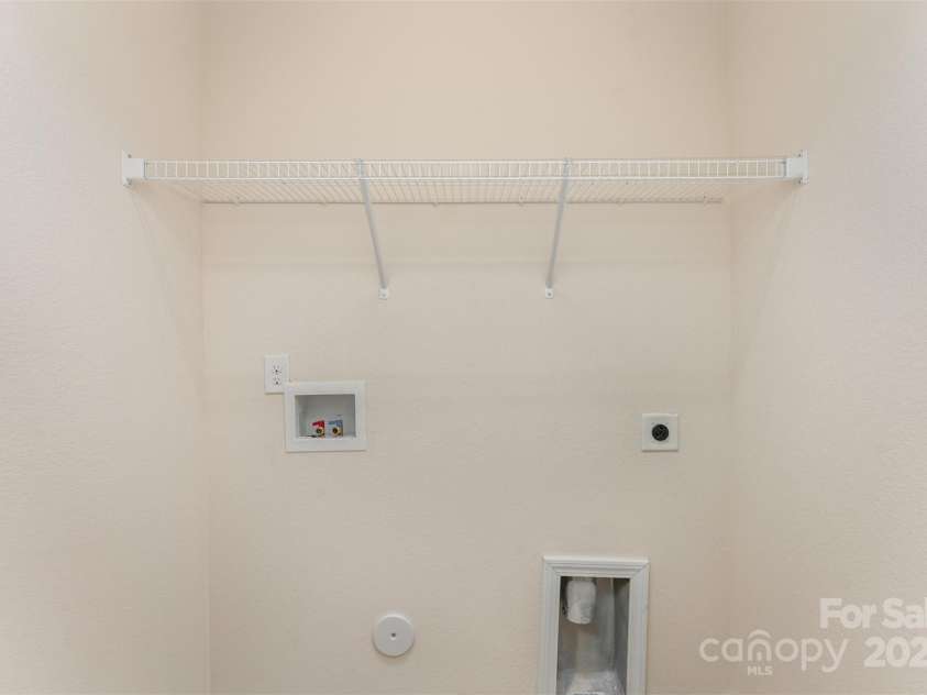 4710 Opus Lane, Charlotte, NC 28214.  MLS# CAR4327724, YatesRealty ID 4544. 
