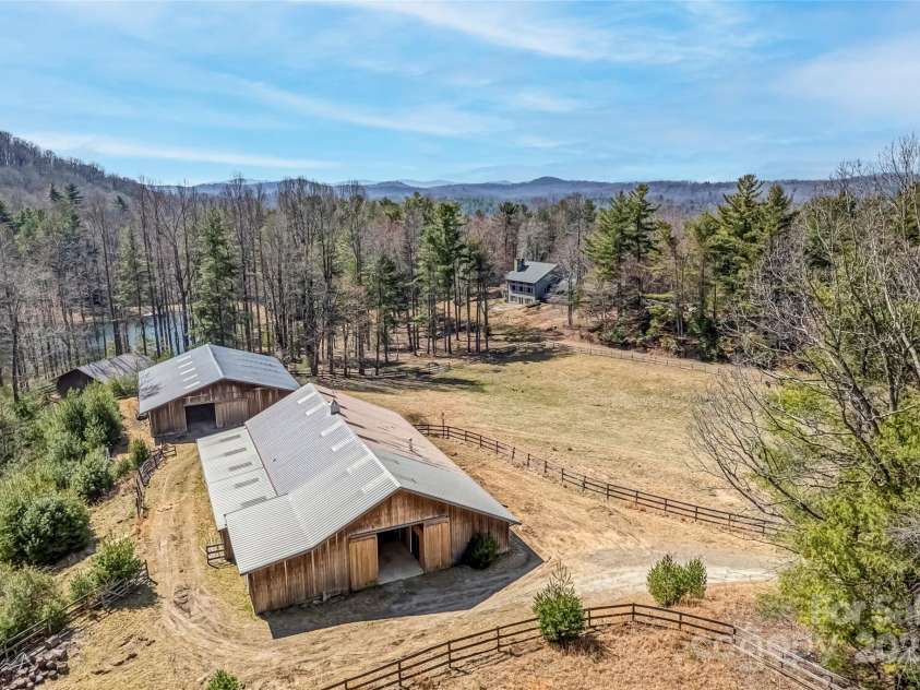 674 Walnut Ridge Road, Brevard, NC 28712.  MLS# CAR4235374, YatesRealty ID 4544. 