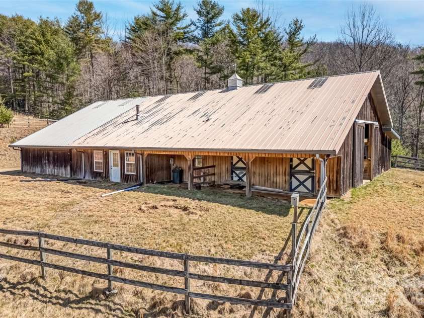 674 Walnut Ridge Road, Brevard, NC 28712.  MLS# CAR4235374, YatesRealty ID 4544. Barn and Apartment
