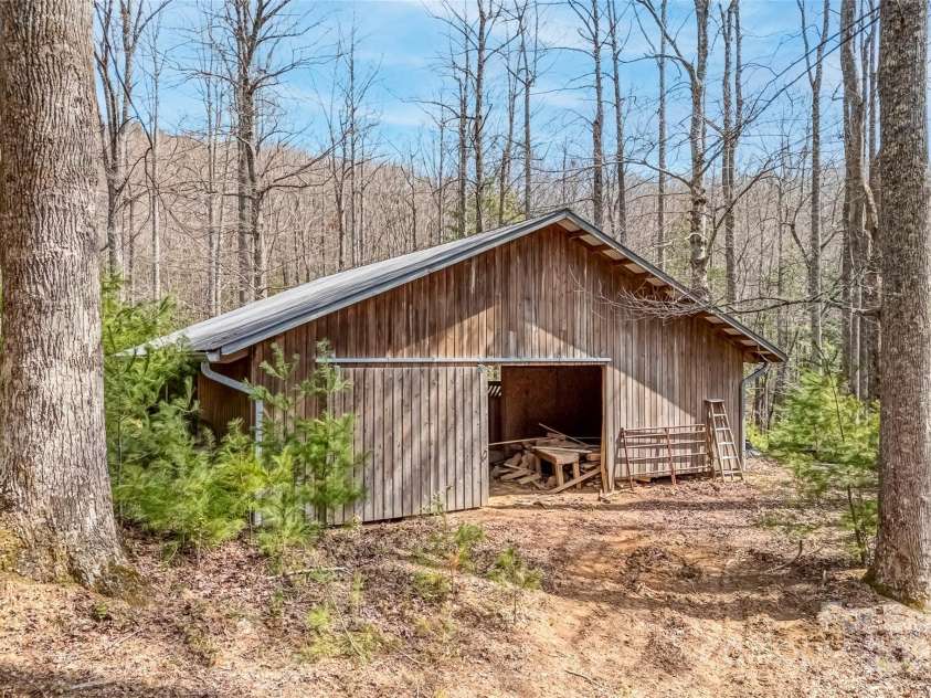 674 Walnut Ridge Road, Brevard, NC 28712.  MLS# CAR4235374, YatesRealty ID 4544. Feed Barn