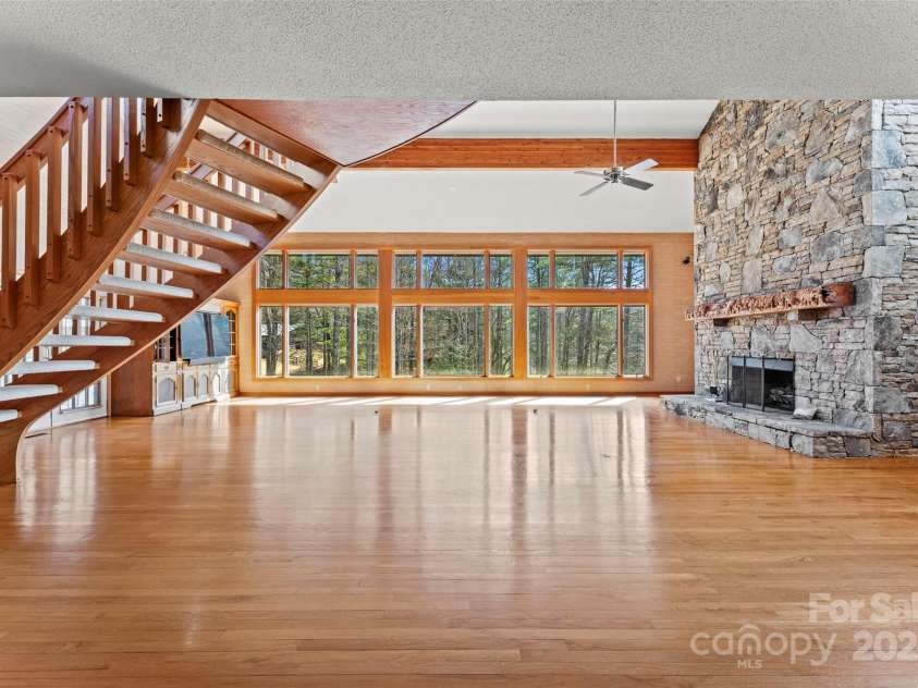 674 Walnut Ridge Road, Brevard, NC 28712.  MLS# CAR4235374, YatesRealty ID 4544. Main House - Main Level - Two-Story Great Room