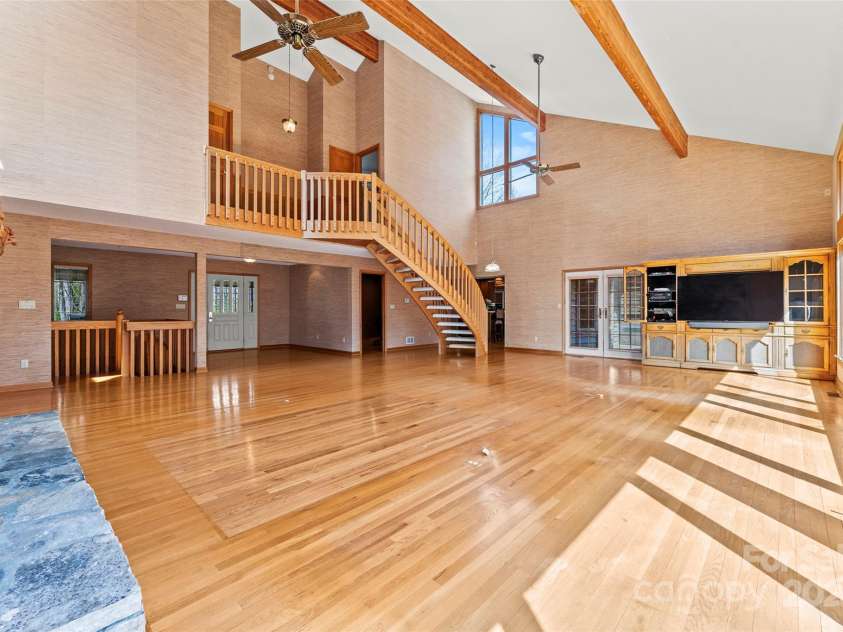 674 Walnut Ridge Road, Brevard, NC 28712.  MLS# CAR4235374, YatesRealty ID 4544. Main House - Main Level - Two-Story Great Room