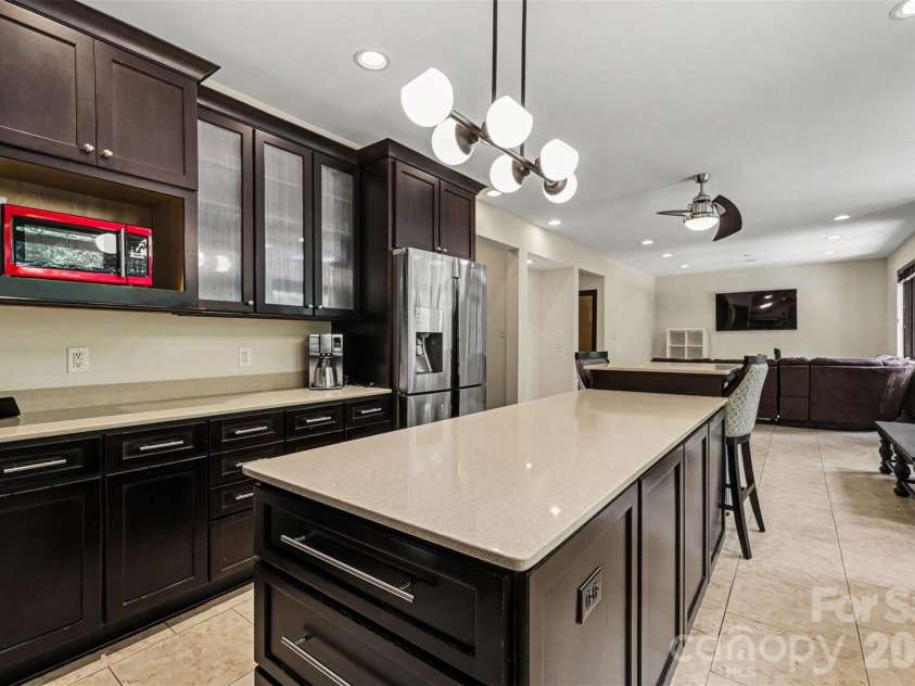 4824 Pimlico Lane, Waxhaw, NC 28173.  MLS# CAR4415267, YatesRealty ID 45440. Kitchen