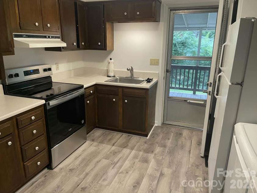 174 New Market Road, Tryon, NC 28782.  MLS# CAR4416480, YatesRealty ID 45441. 