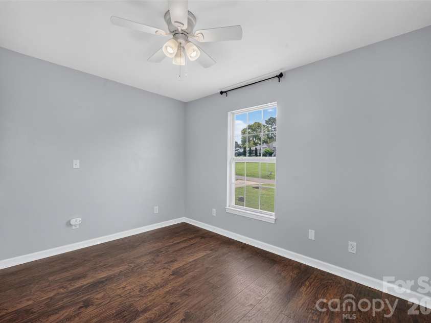 10724 Kingsview Drive, Davidson, NC 28036.  MLS# CAR4409874, YatesRealty ID 45444. Flex space room on second level.