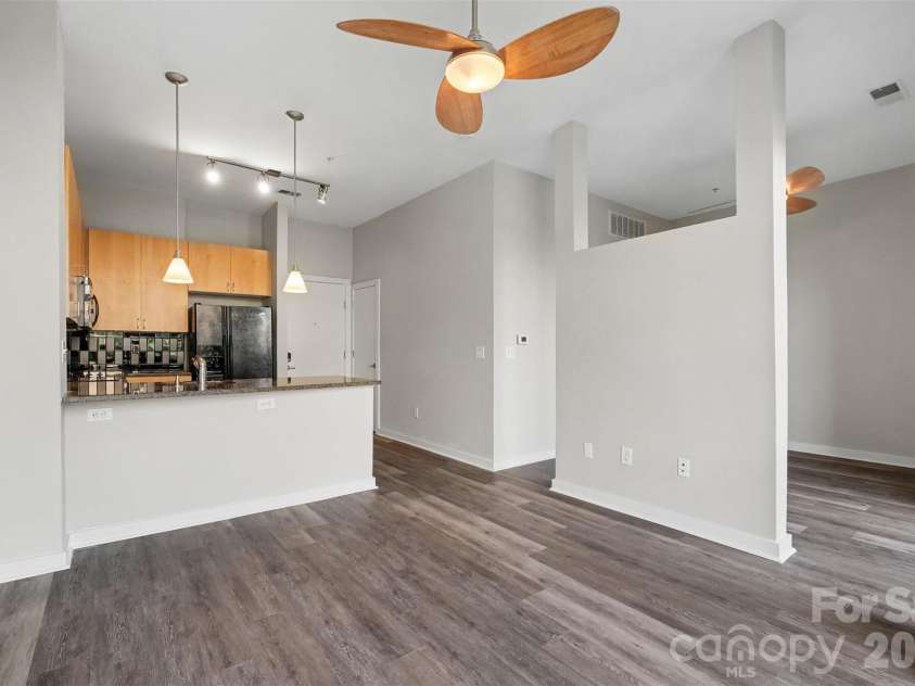525 6th Street, Charlotte, NC 28202.  MLS# CAR4416190, YatesRealty ID 45446. 