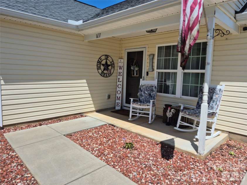 1637 Riverview Road, Lincolnton, NC 28092.  MLS# CAR4416118, YatesRealty ID 45448. 