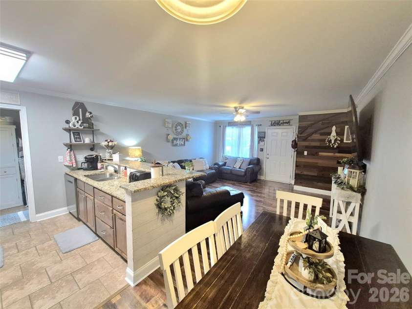 1637 Riverview Road, Lincolnton, NC 28092.  MLS# CAR4416118, YatesRealty ID 45448. 