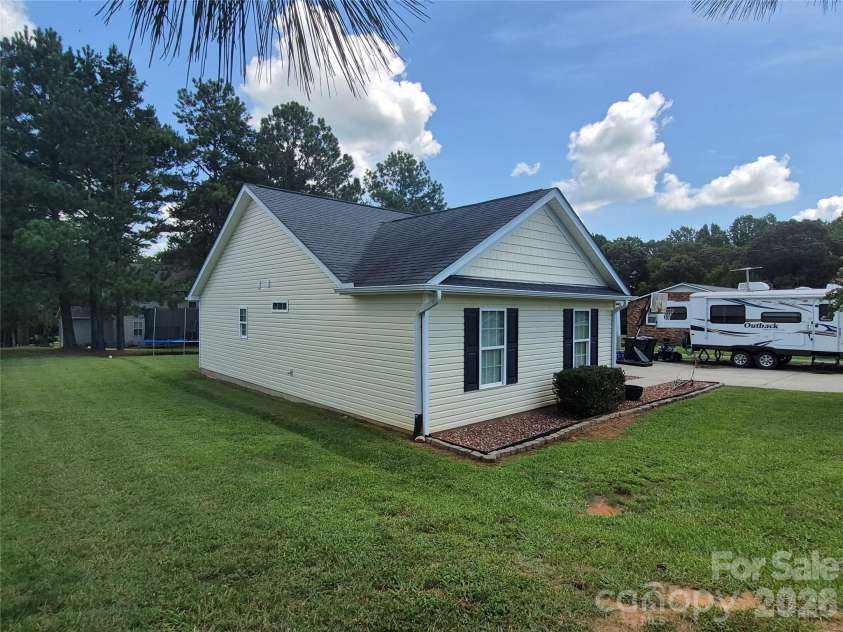 1637 Riverview Road, Lincolnton, NC 28092.  MLS# CAR4416118, YatesRealty ID 45448. 