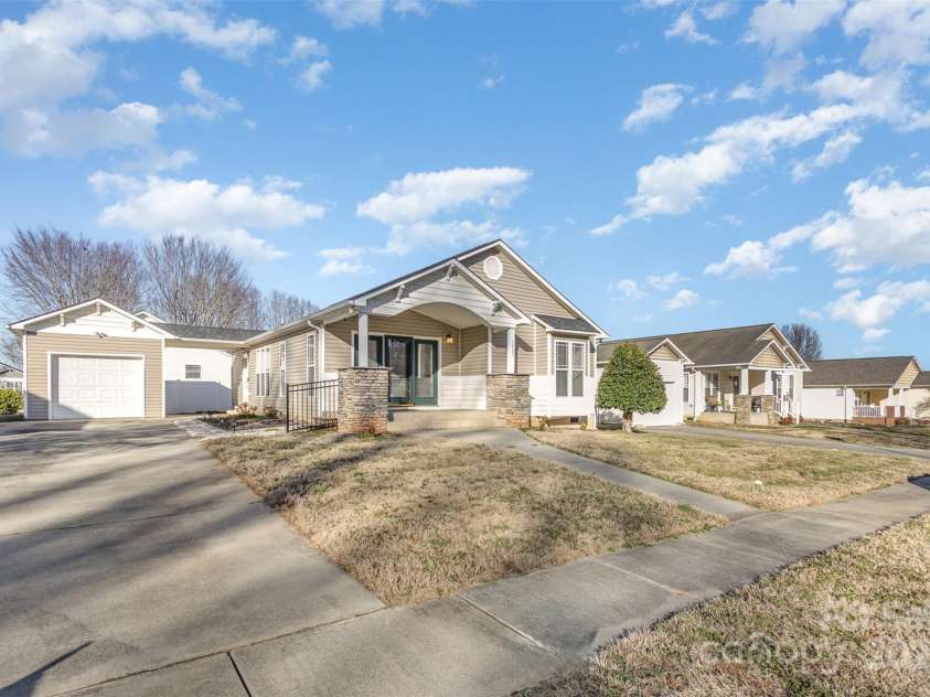 1720 Dewberry Place, Salisbury, NC 28146.  MLS# CAR4225053, YatesRealty ID 4545. 