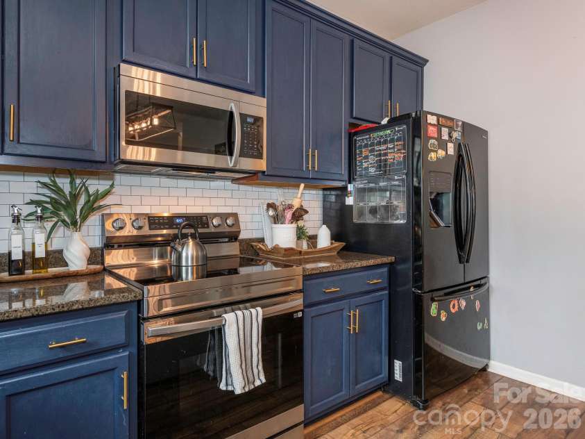 8208 Stourhead Gardens Lane, Waxhaw, NC 28173.  MLS# CAR4410610, YatesRealty ID 45450. Kitchen