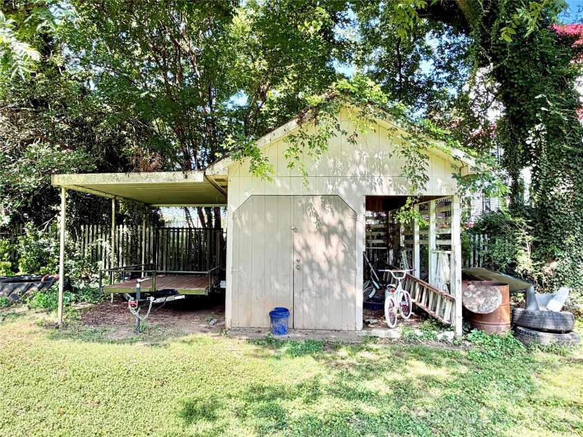 371 Sulphur Springs Road, Hiddenite, NC 28636.  MLS# CAR4415314, YatesRealty ID 45451. 