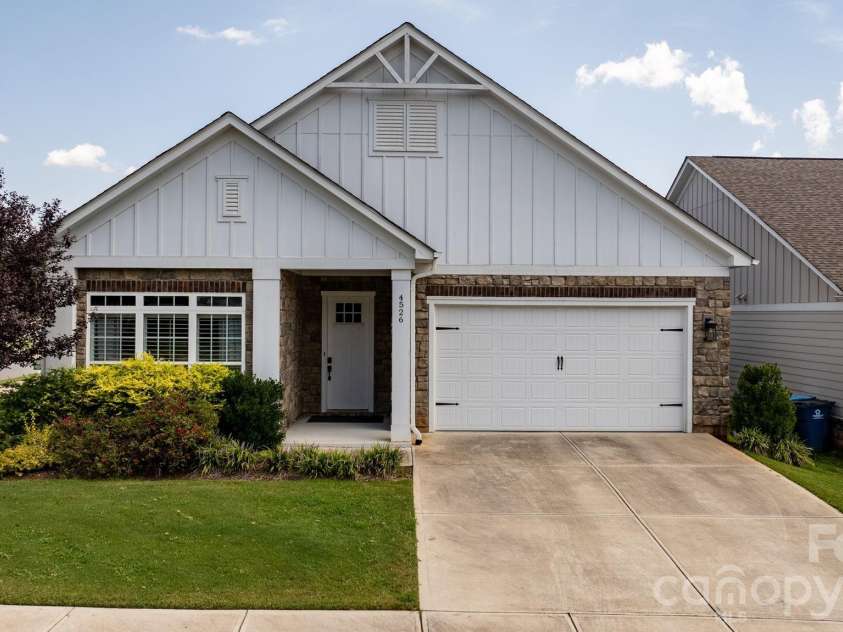 4526 Stellata Loop, Sherrills Ford, NC 28673.  MLS# CAR4415939, YatesRealty ID 45452. 