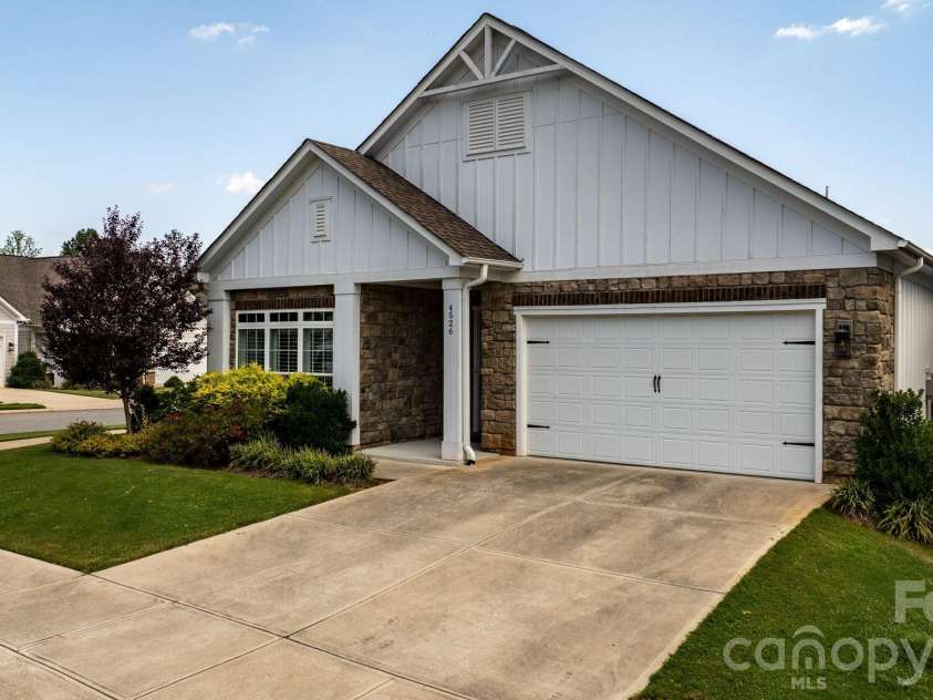 4526 Stellata Loop, Sherrills Ford, NC 28673.  MLS# CAR4415939, YatesRealty ID 45452. 