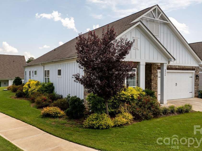 4526 Stellata Loop, Sherrills Ford, NC 28673.  MLS# CAR4415939, YatesRealty ID 45452. 