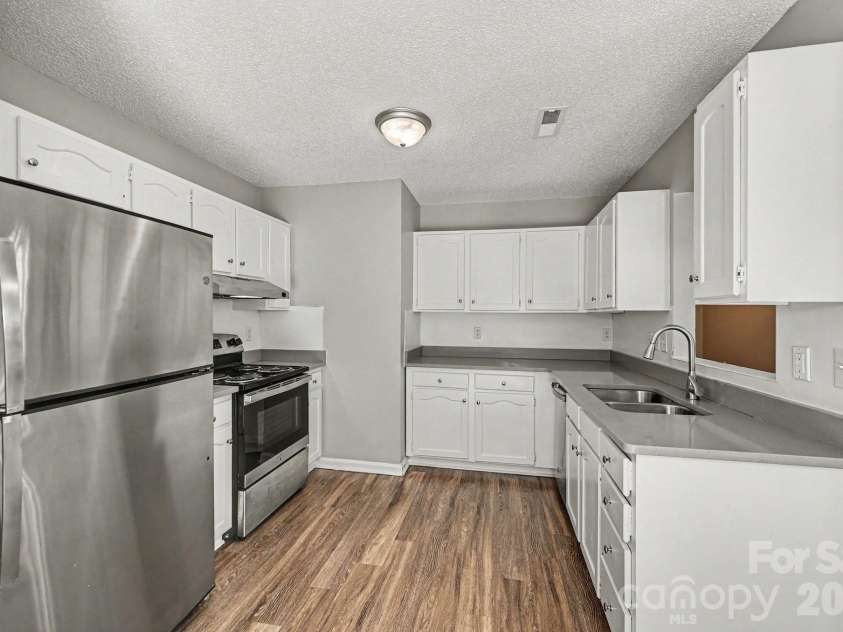 302 Touch Me Not Lane, Charlotte, NC 28216.  MLS# CAR4415487, YatesRealty ID 45453. 