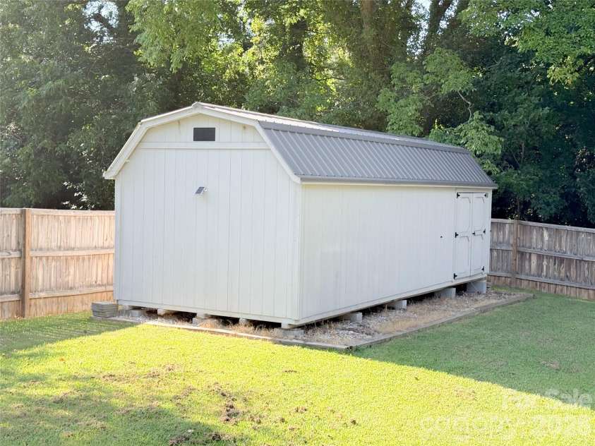 311 Prince Street, Kannapolis, NC 28083.  MLS# CAR4416495, YatesRealty ID 45454. 
