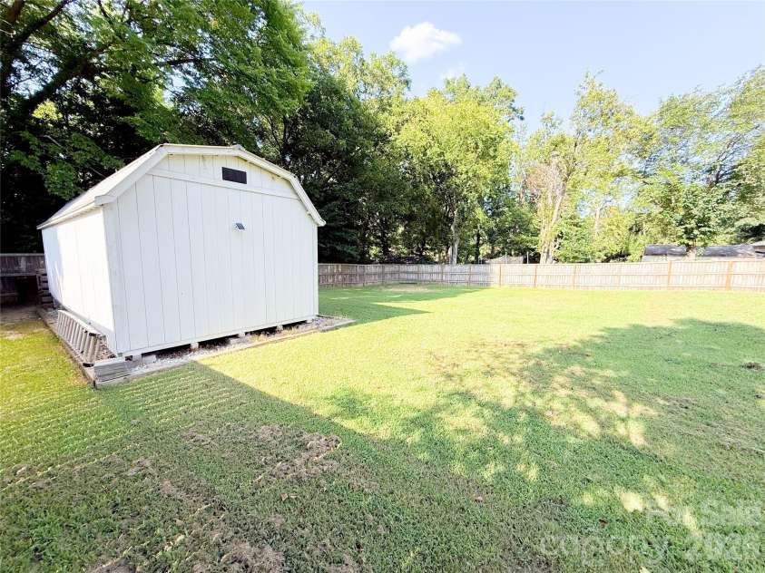 311 Prince Street, Kannapolis, NC 28083.  MLS# CAR4416495, YatesRealty ID 45454. 