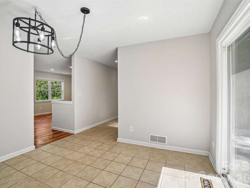 19 Jupiter Heights, Weaverville, NC 28787.  MLS# CAR4416509, YatesRealty ID 45455. 