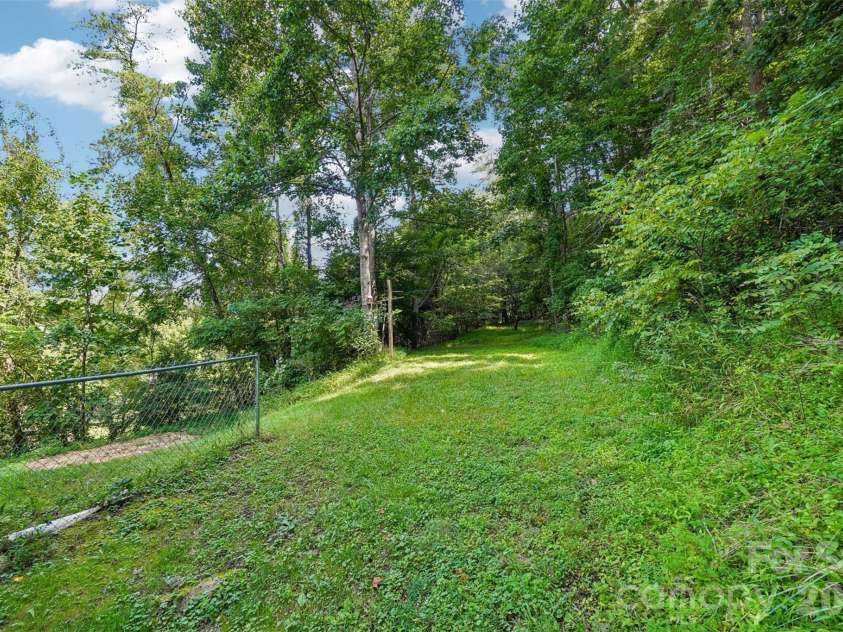 19 Jupiter Heights, Weaverville, NC 28787.  MLS# CAR4416509, YatesRealty ID 45455. 