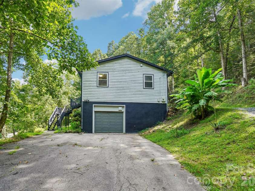 19 Jupiter Heights, Weaverville, NC 28787.  MLS# CAR4416509, YatesRealty ID 45455. 