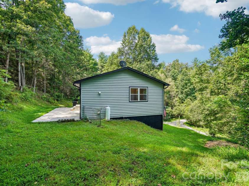 19 Jupiter Heights, Weaverville, NC 28787.  MLS# CAR4416509, YatesRealty ID 45455. 